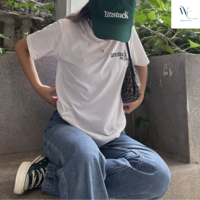quần jean nữ mix với áo thun trắng